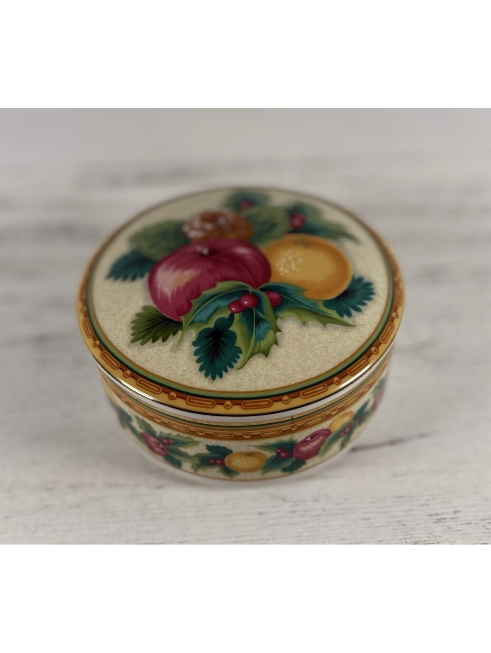Mikasa Holiday Fruit Round Trinket Box – Apple & Orange Bliss